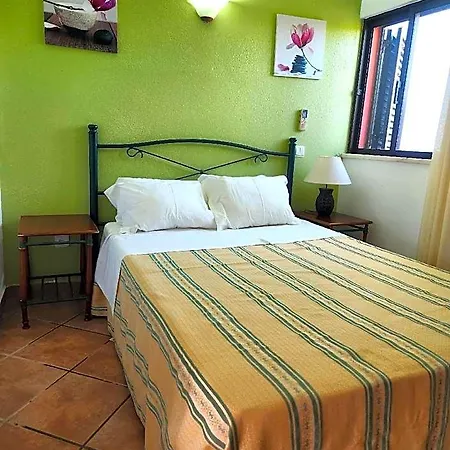 De 1 Quarto,ch13, Bbq, Jardim, Patio 3* Albufeira